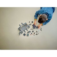 LEGO Super Heroes 76183 Batcave: The Riddler Face-Off